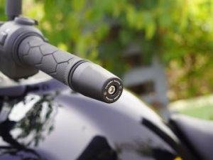 Image Aluminium Bar End Sliders for Himalayan 450 – Black – Carbon Racing