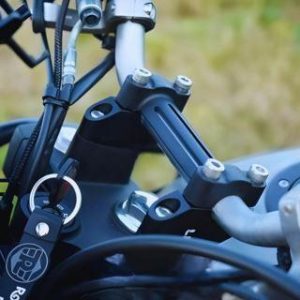 Image Elite Series – Offset Handlebar Risers Black – Himalayan