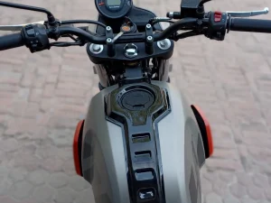 Image Saiga TankTie for Royal Enfield Scram