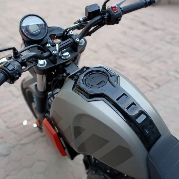 Image Saiga TankTie for Royal Enfield Scram