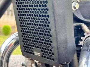 Image Hexagonal Radiator Grill for Royal Enfield Super Meteor 650 – ZI-8290