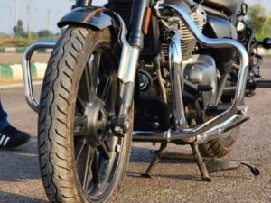 Image Super Meteor 650 Engine Gaurd