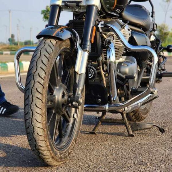 Image Super Meteor 650 Engine Gaurd