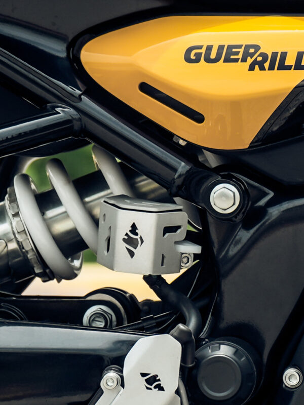 Image RE Guerrilla 450 Casque Rear Oil Cap