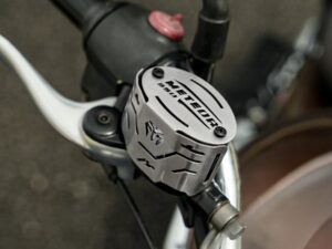 Image Moto Torque Front Master Cylinder Guard For Meteor 350