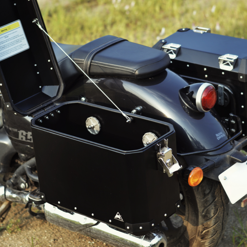 Image Auto Engina Aluminium Panniers - 72L for Royal Enfield Super Meteor 650 Black