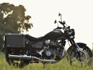 Image Auto Engina Aluminium Panniers - 72L for Royal Enfield Super Meteor 650 Black