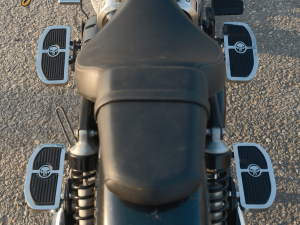 Image Rider & Pillion Footboards – Super Meteor 650