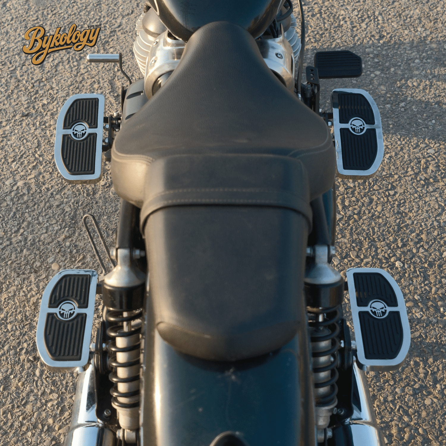 Image Rider & Pillion Footboards – Super Meteor 650