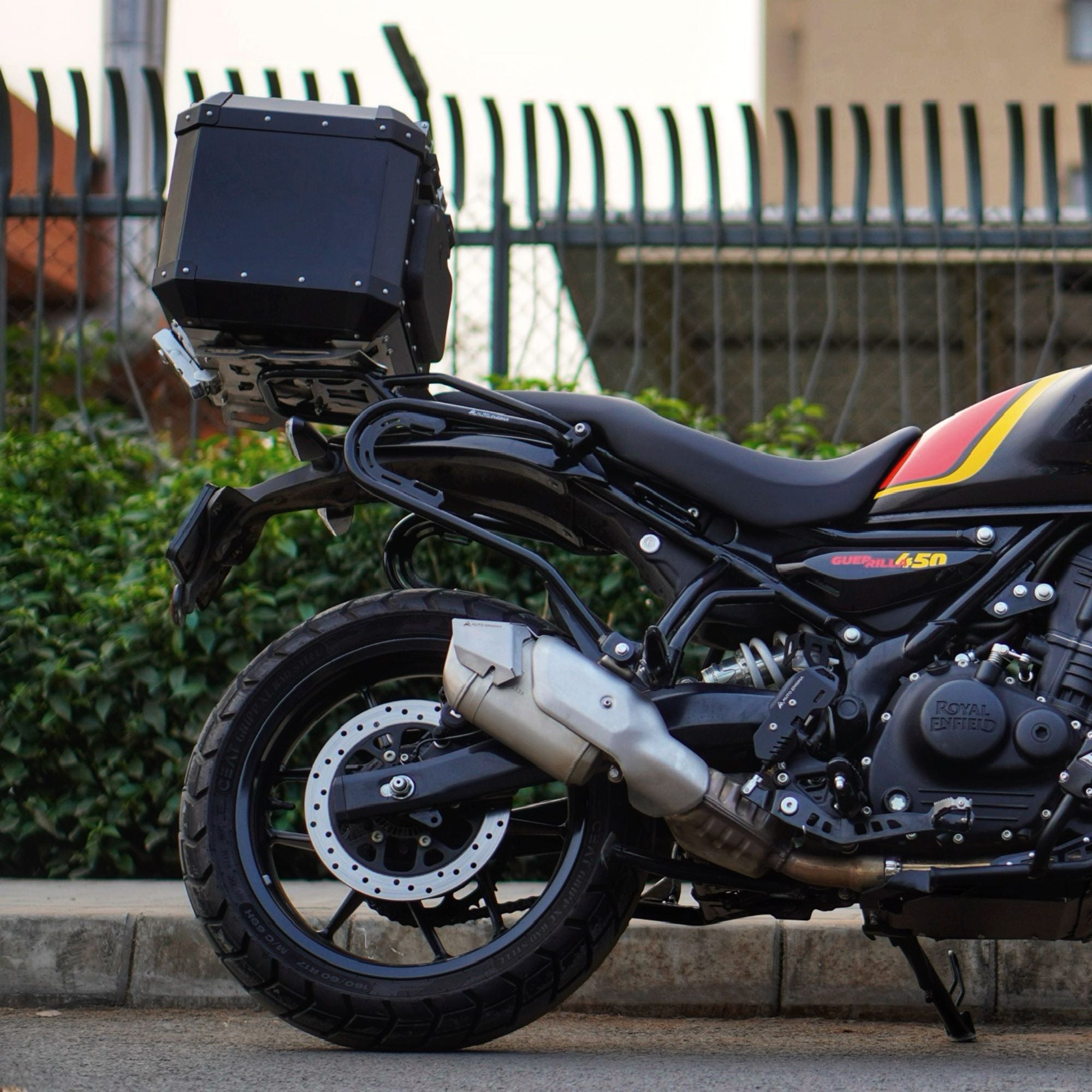 Image Auto Engina Aluminium Top Box - 42L for Royal Enfield Guerrilla 450 Black