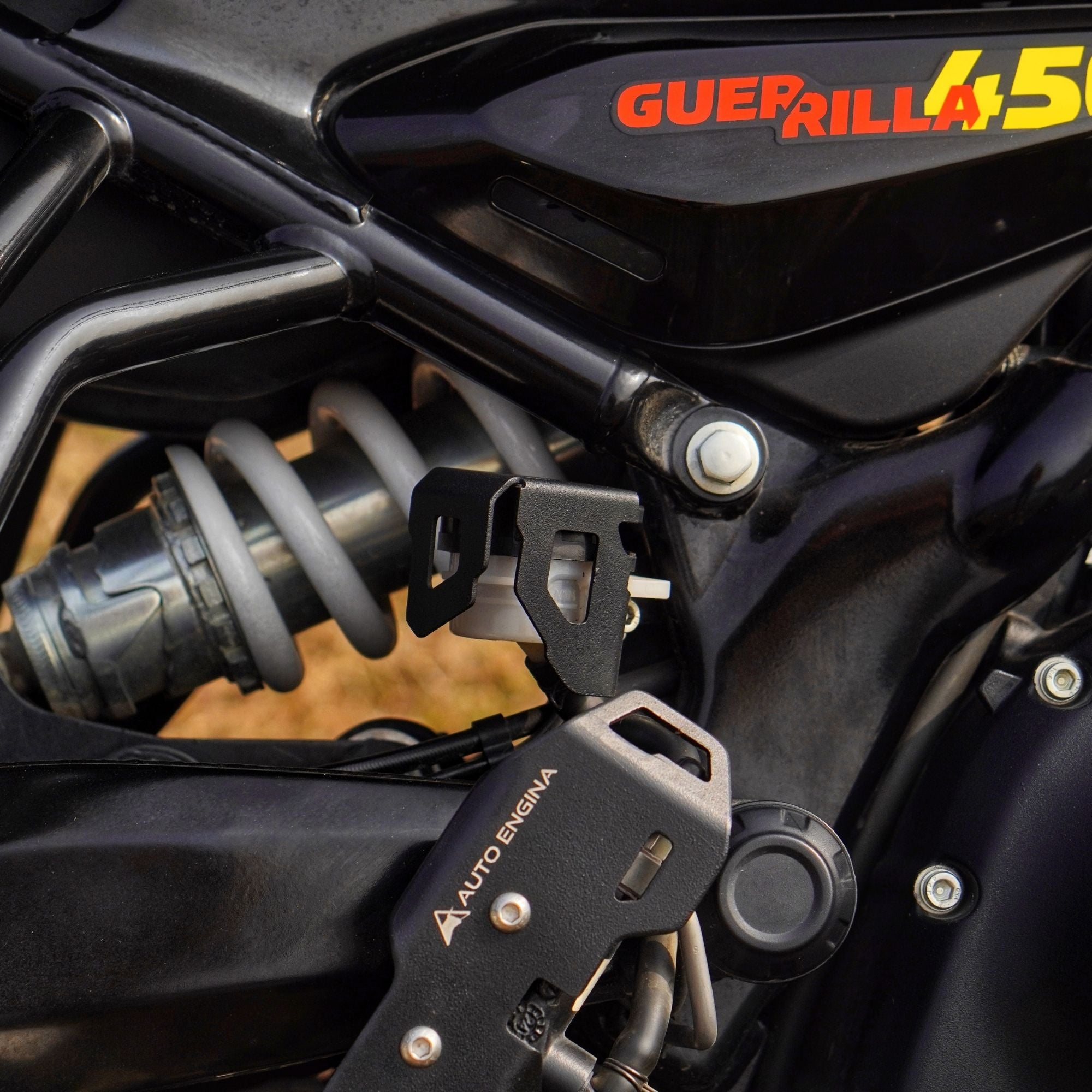 Image Auto Engina Brake Oil Reservoir Cover for Royal Enfield Guerrilla 450 Black