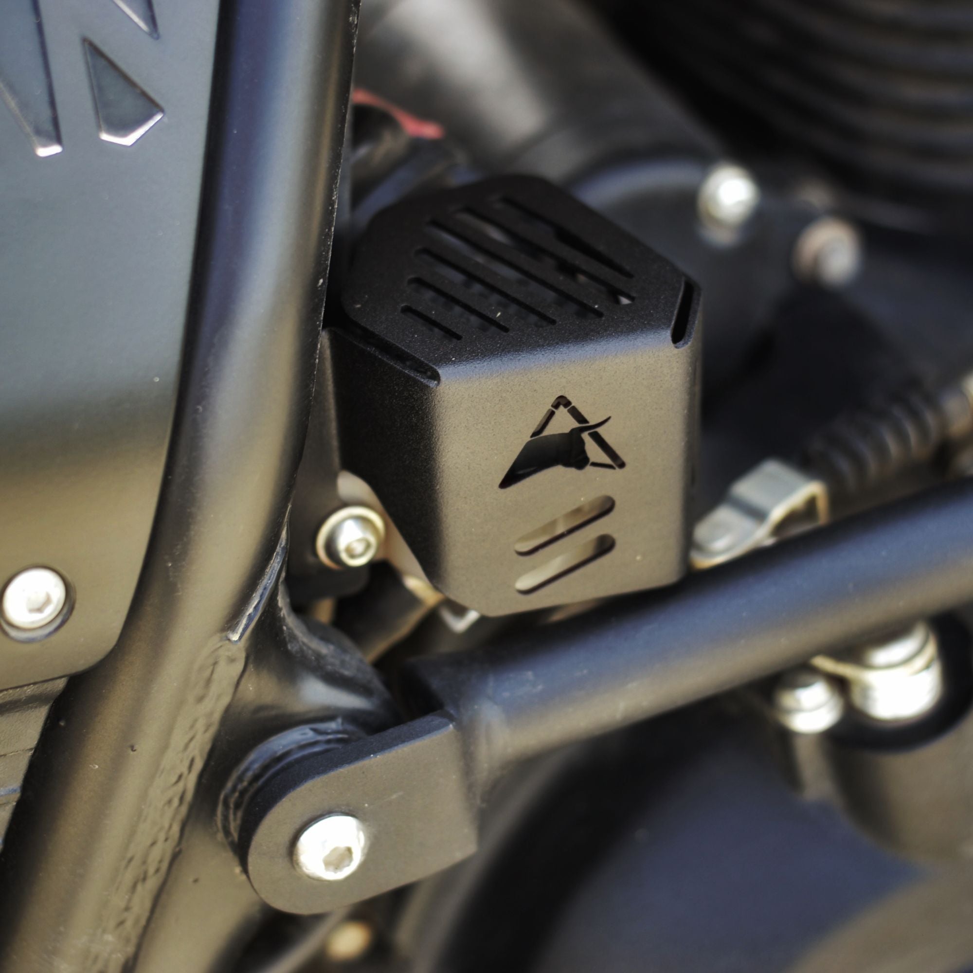 Image Auto Engina Rear Brake Oil Reservoir Cover for Royal Enfield Himalayan 411