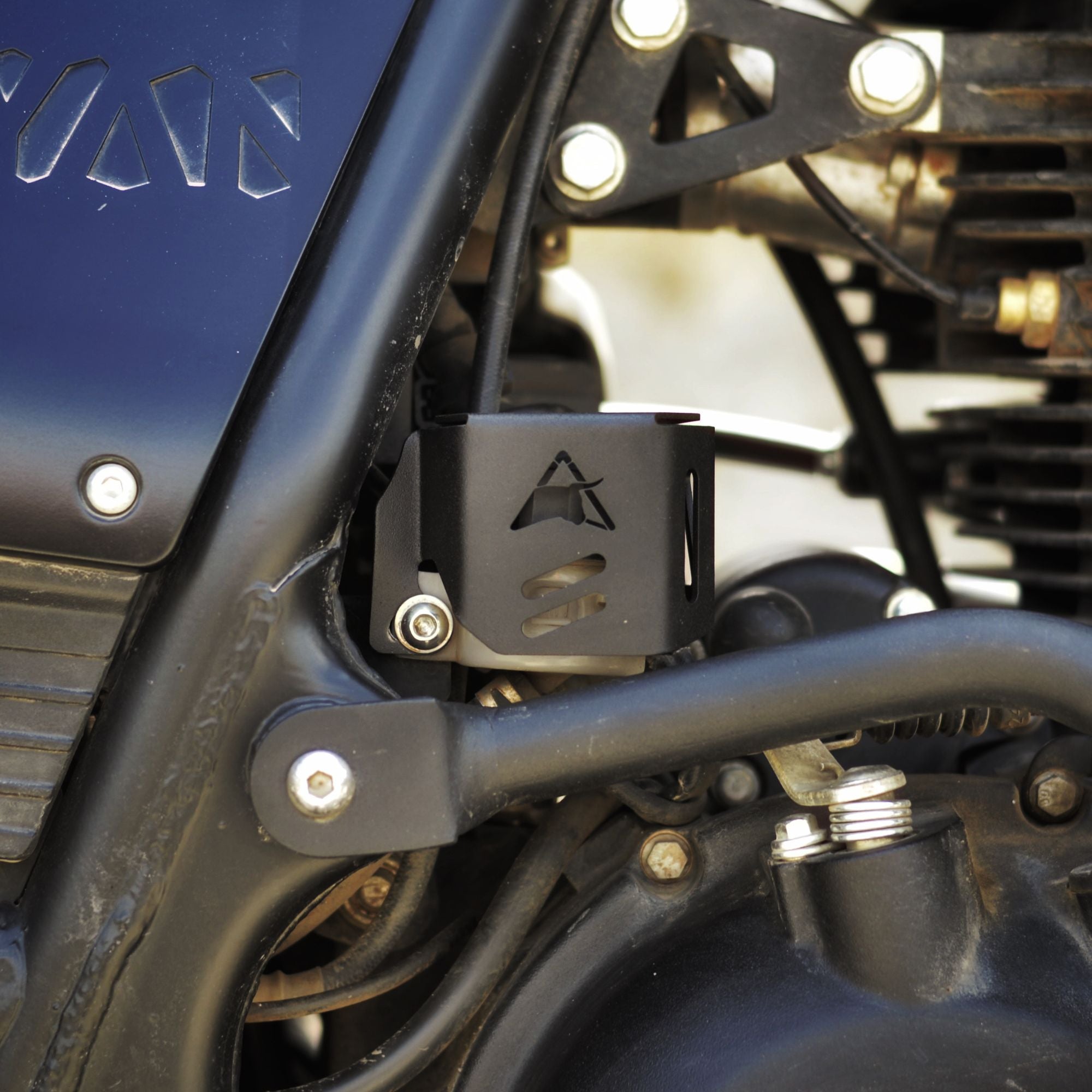 Image Auto Engina Rear Brake Oil Reservoir Cover for Royal Enfield Himalayan 411