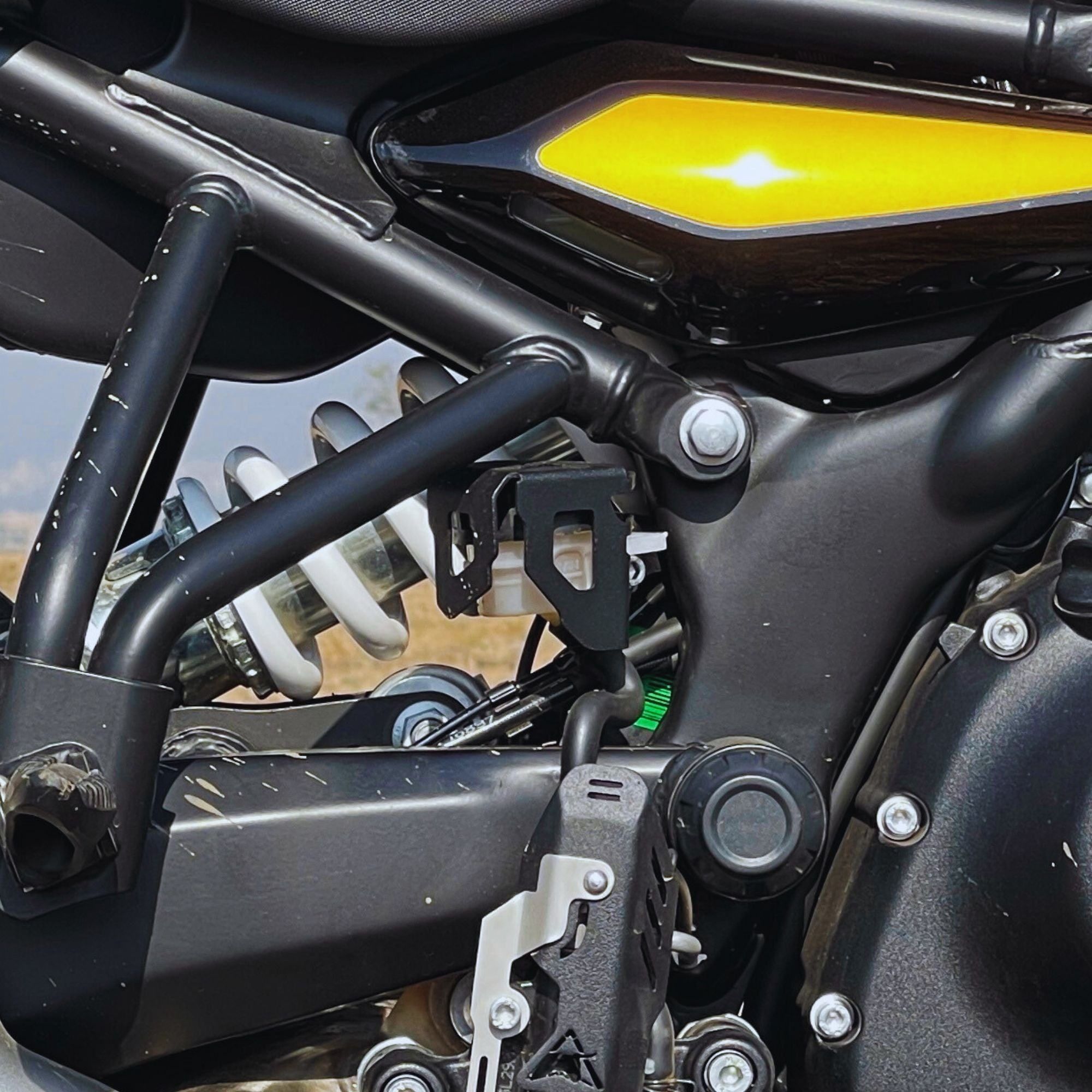 Image Auto Engina Rear Brake Oil Reservoir Cover for Royal Enfield Himalayan 450 Black